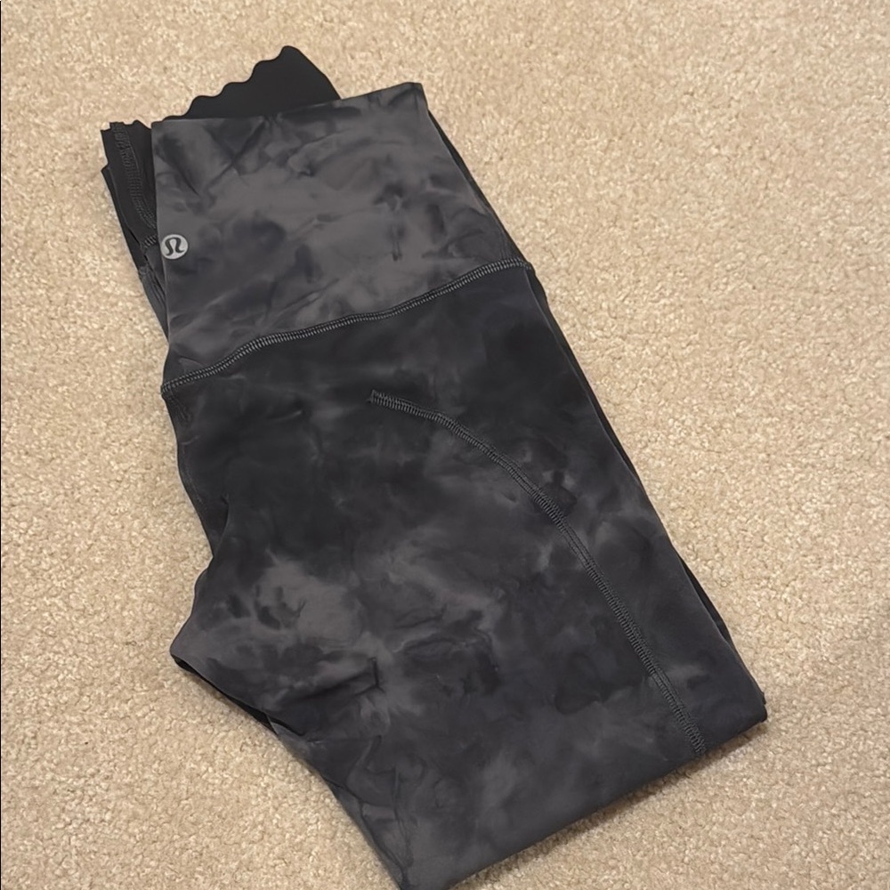 Lululemon diamond-dye aligns